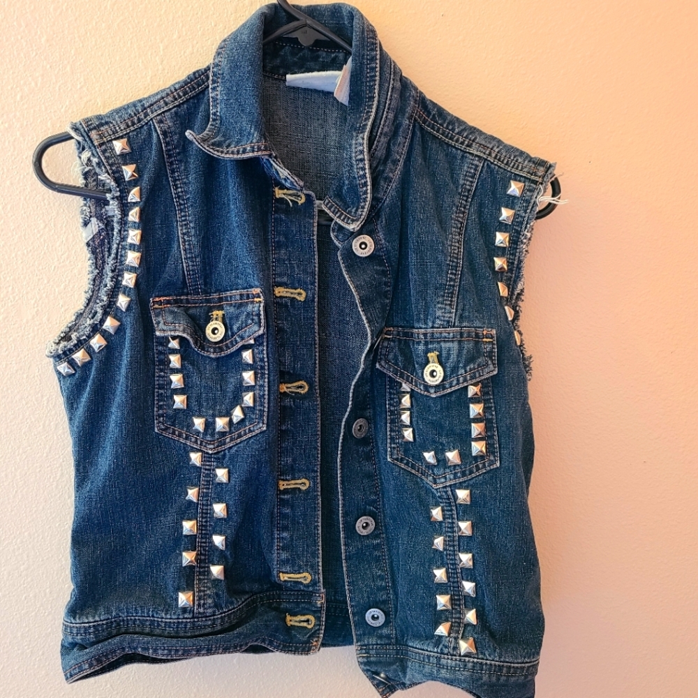 Liz Claiborne | Studded Jean Vest